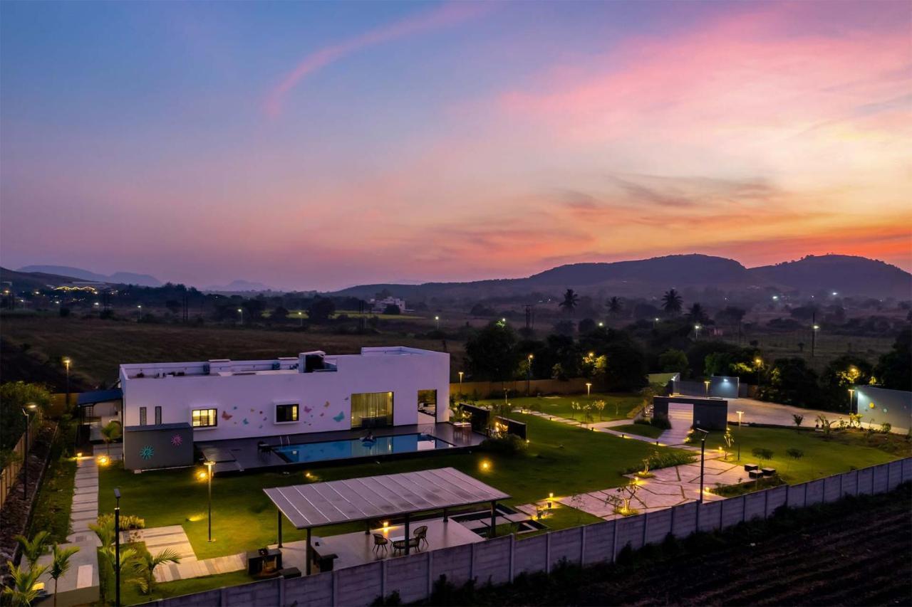 Stayvista'S Le Bon Horizon - Hillside Elegance With Chic Interiors, Poolside Serenity & Picturesque Gazebo - Proximity To Sula Nászik Kültér fotó