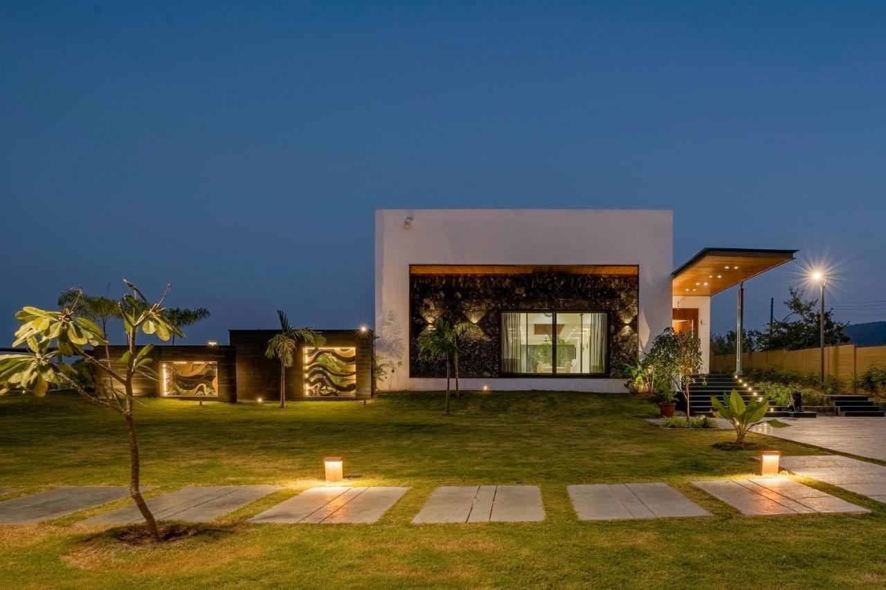 Stayvista'S Le Bon Horizon - Hillside Elegance With Chic Interiors, Poolside Serenity & Picturesque Gazebo - Proximity To Sula Nászik Kültér fotó